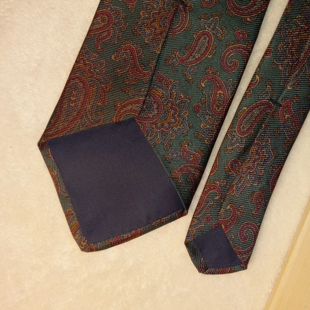 vintage hathaway GREEN RED paisley silk necktie 57